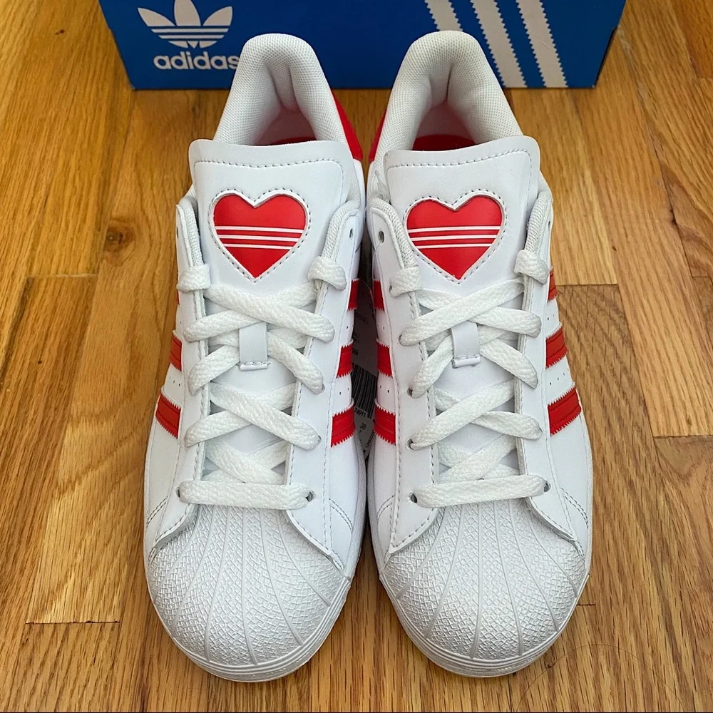 Adidas Superstar Heart Women’s Sneakers - Picture 3 of 8